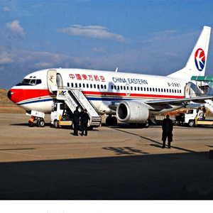 屯溪空运公司航空快运业稳步发展的原因是什么？